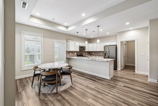 17584 Madison Drive, Clive, IA 50325