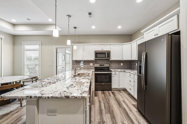 17584 Madison Drive, Clive, IA 50325