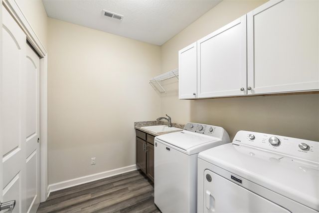 17584 Madison Drive, Clive, IA 50325