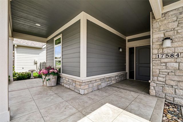 17584 Madison Drive, Clive, IA 50325