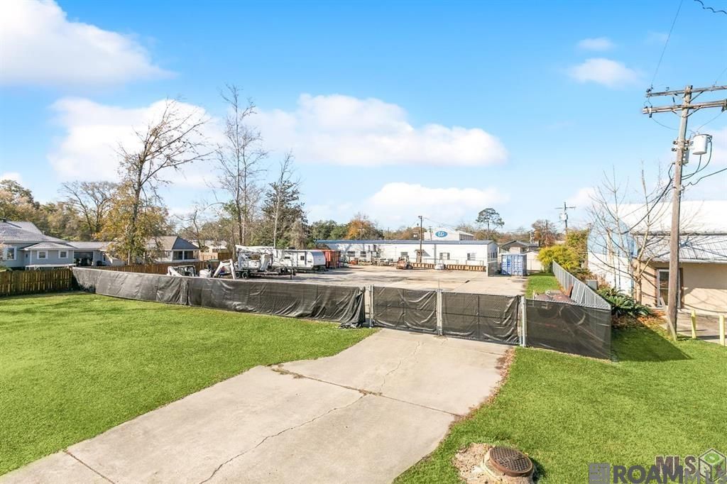 29919 S Frost Rd, Livingston, LA 70754