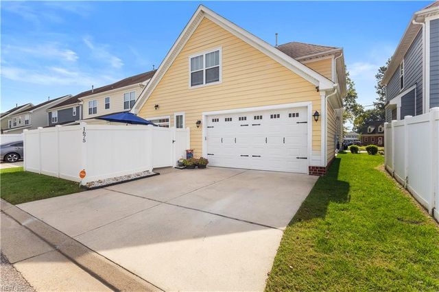 1675 Briarfield Rd, Hampton, VA 23669