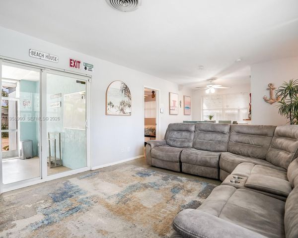 1906 N 31st Ave, Hollywood, FL 33021