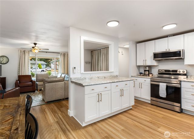 467 NW 8th Avenue, Oak Harbor, WA 98277