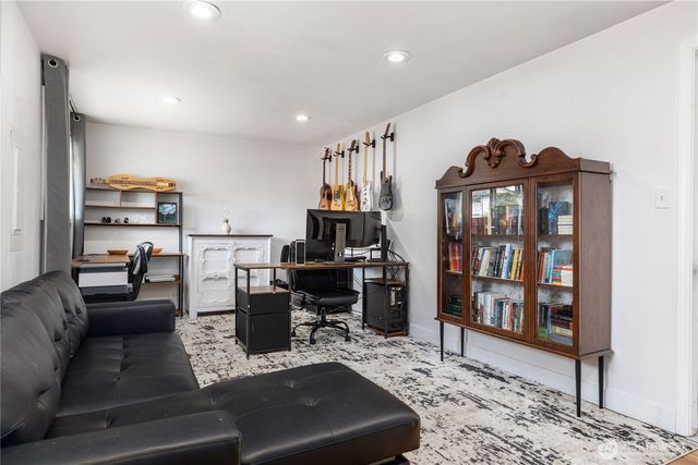 467 NW 8th Avenue, Oak Harbor, WA 98277