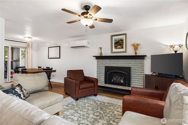 467 NW 8th Avenue, Oak Harbor, WA 98277