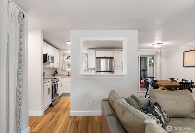 467 NW 8th Avenue, Oak Harbor, WA 98277