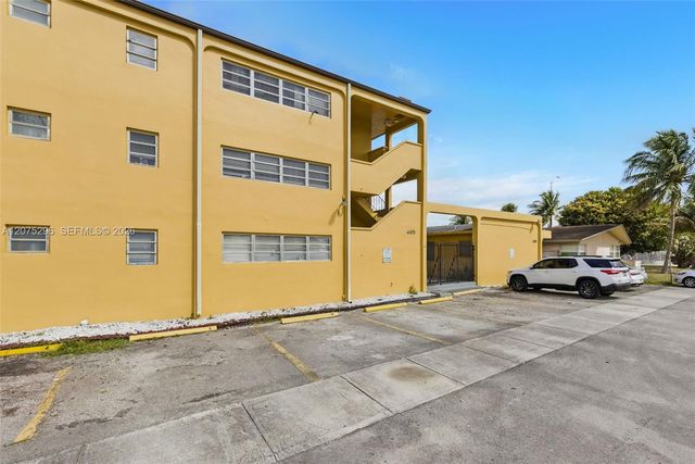 465 E 28th Street 18, Hialeah, FL 33013