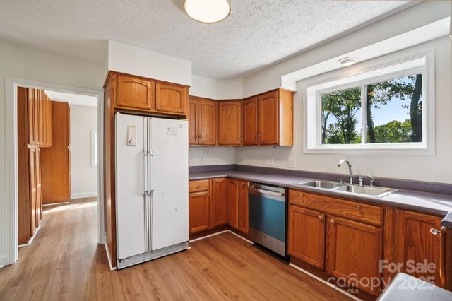 616 Ray Avenue, Hendersonville, NC 28792