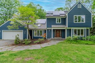 95 Larkspur Dr, Amherst, MA 01002