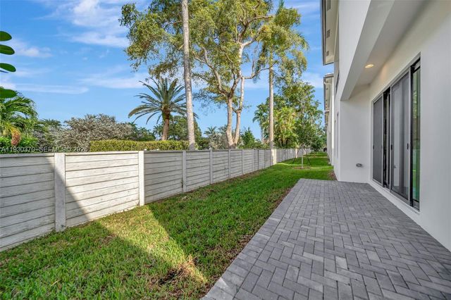 1427 SW 23rd St, Fort Lauderdale, FL 33315