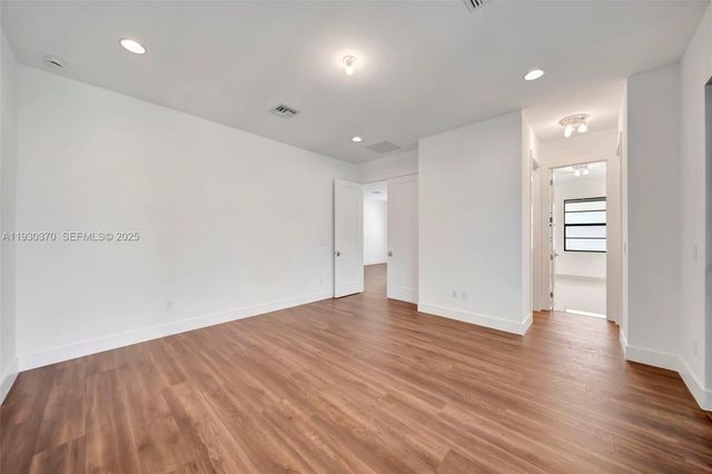 1427 SW 23rd St, Fort Lauderdale, FL 33315