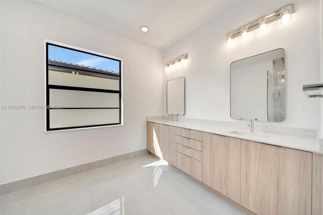 1427 SW 23rd St, Fort Lauderdale, FL 33315