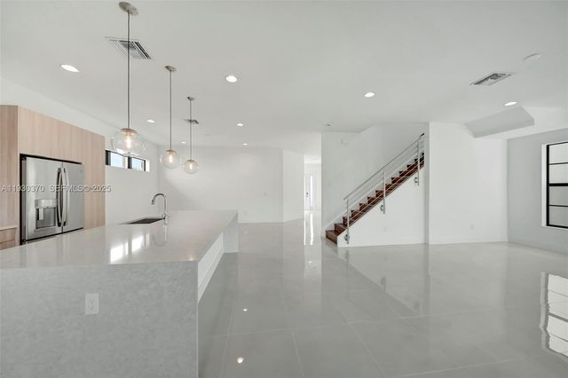 1427 SW 23rd St, Fort Lauderdale, FL 33315