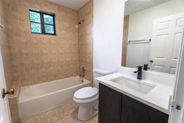 2801 Riverside Drive 301-S, Coral Springs, FL 33065