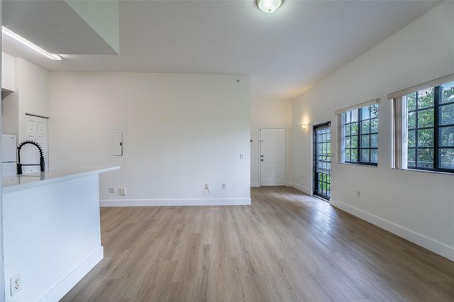 2801 Riverside Drive 301-S, Coral Springs, FL 33065