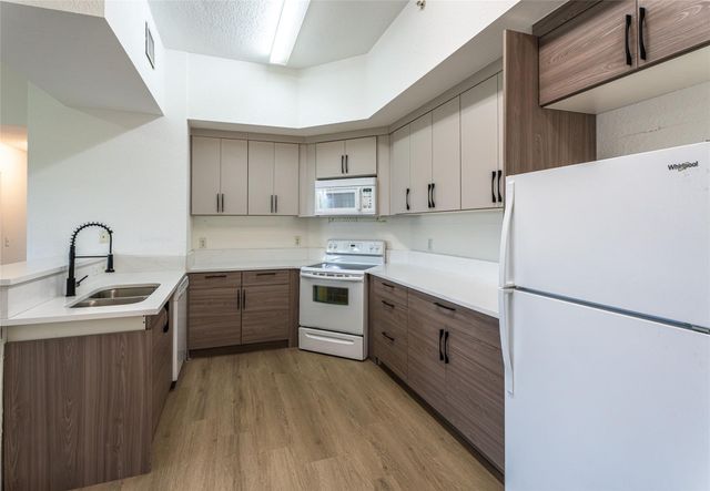 2801 Riverside Drive 301-S, Coral Springs, FL 33065