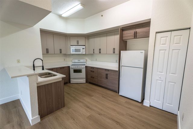 2801 Riverside Drive 301-S, Coral Springs, FL 33065
