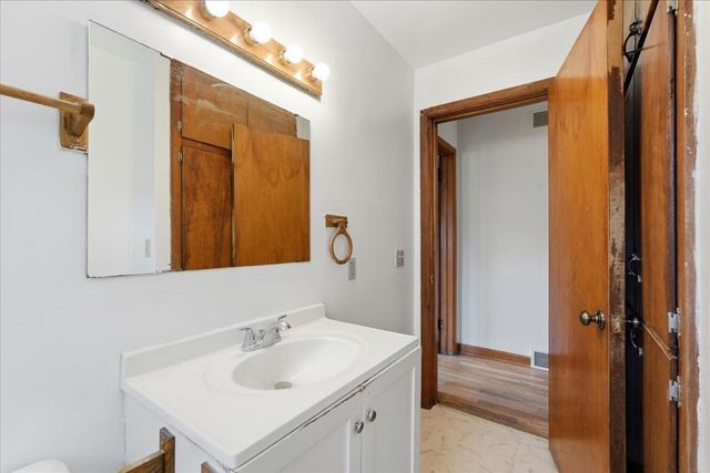 5140 Irish Lane, Fitchburg, WI 53711