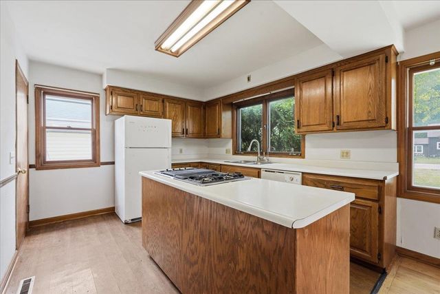 5140 Irish Lane, Fitchburg, WI 53711