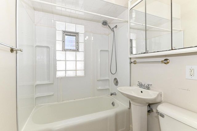 2770 N 86th STREET, Milwaukee, WI 53222