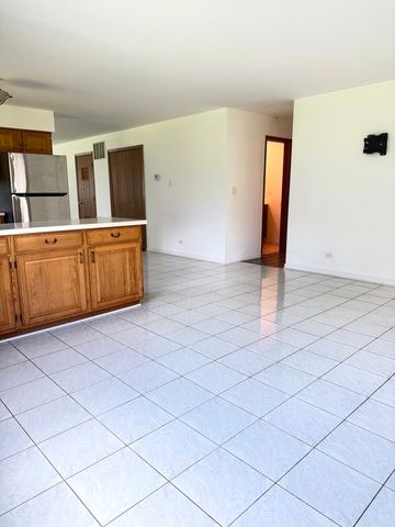 311 Dawn Court 1, Bloomingdale, IL 60108