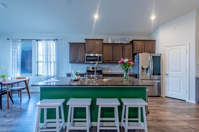 2321 Scenic Rd, Midland, TX 79705