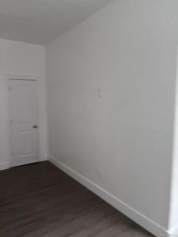 387 E 152nd Street 2nd floor, Bronx, NY 10455