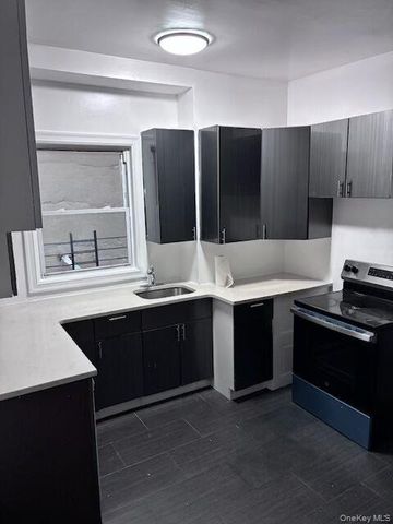 387 E 152nd Street 2nd floor, Bronx, NY 10455