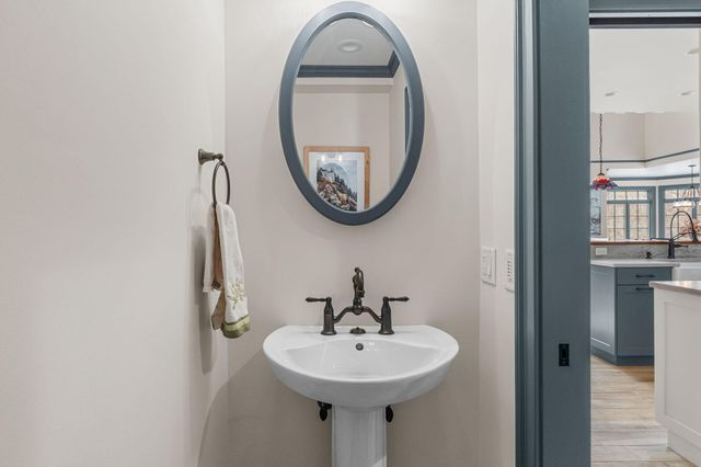 9 Horseshoe Bend Way, Mashpee, MA 02649