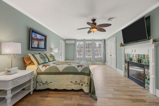 9 Horseshoe Bend Way, Mashpee, MA 02649