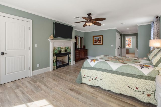 9 Horseshoe Bend Way, Mashpee, MA 02649