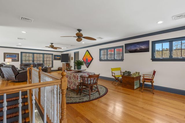 9 Horseshoe Bend Way, Mashpee, MA 02649