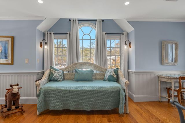 9 Horseshoe Bend Way, Mashpee, MA 02649