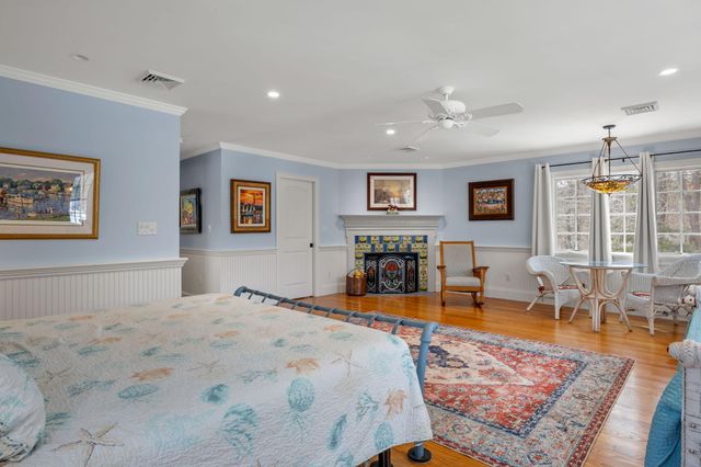9 Horseshoe Bend Way, Mashpee, MA 02649