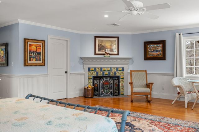 9 Horseshoe Bend Way, Mashpee, MA 02649