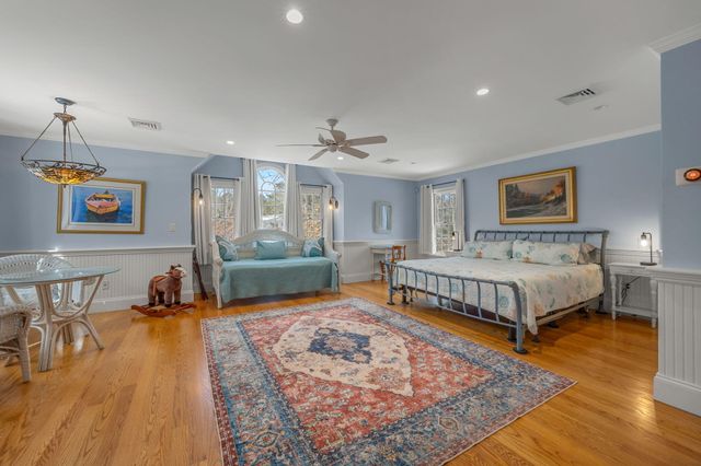 9 Horseshoe Bend Way, Mashpee, MA 02649