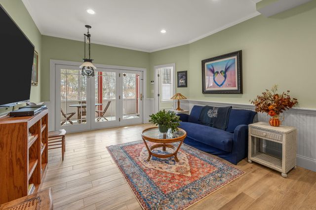 9 Horseshoe Bend Way, Mashpee, MA 02649