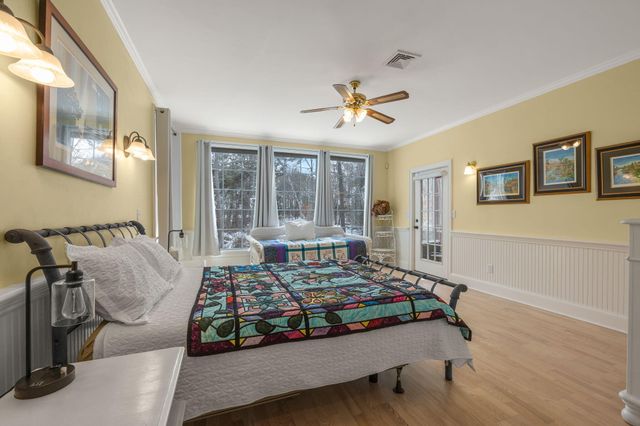 9 Horseshoe Bend Way, Mashpee, MA 02649