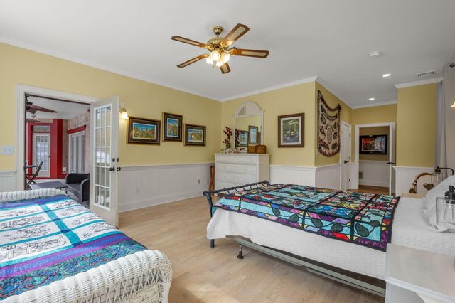 9 Horseshoe Bend Way, Mashpee, MA 02649