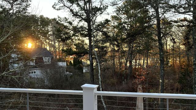 9 Horseshoe Bend Way, Mashpee, MA 02649