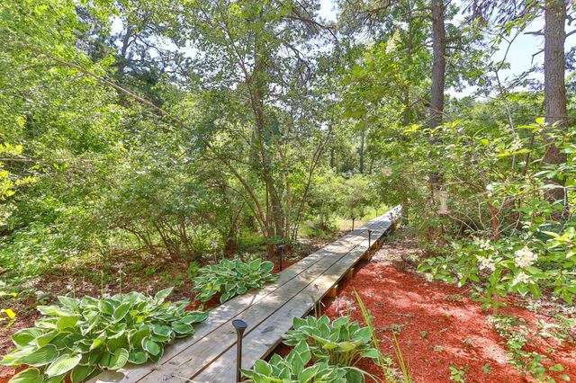 9 Horseshoe Bend Way, Mashpee, MA 02649