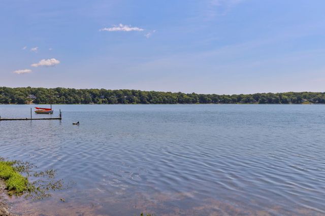9 Horseshoe Bend Way, Mashpee, MA 02649