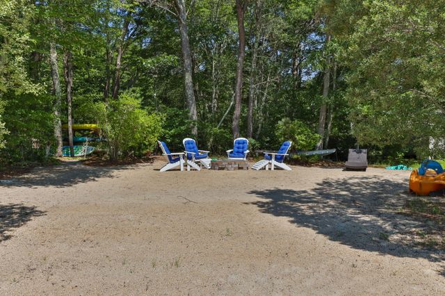9 Horseshoe Bend Way, Mashpee, MA 02649