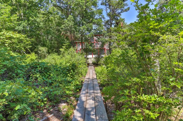 9 Horseshoe Bend Way, Mashpee, MA 02649