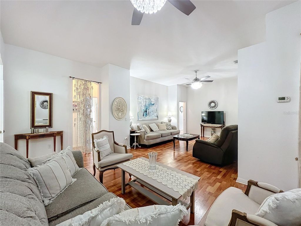 Image 16 of property listing at 4729 SPINDLETREE LANE, Orlando, FL 32829