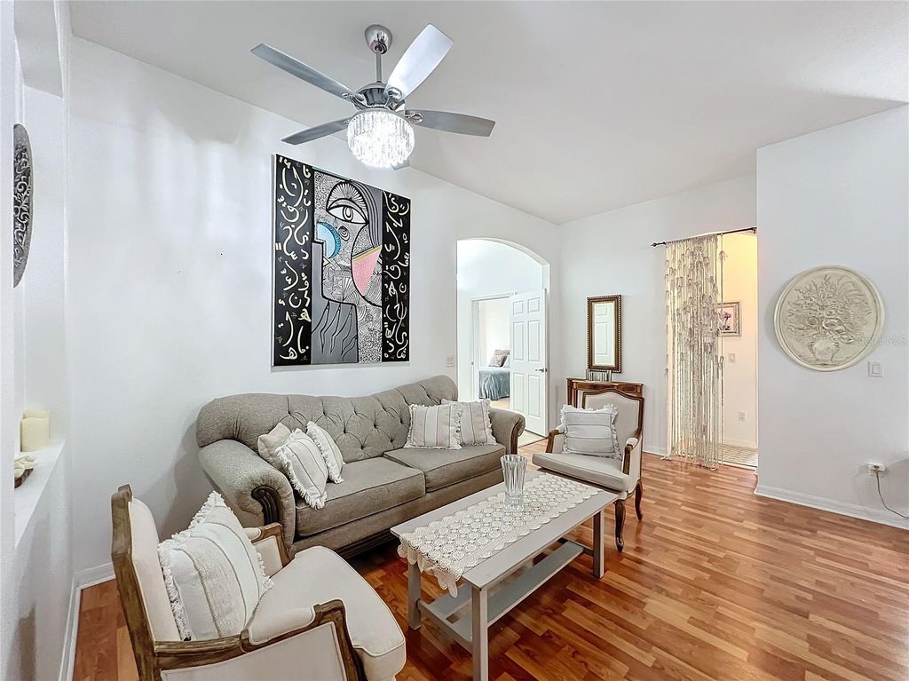 Image 17 of property listing at 4729 SPINDLETREE LANE, Orlando, FL 32829