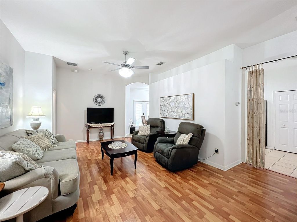 Image 21 of property listing at 4729 SPINDLETREE LANE, Orlando, FL 32829