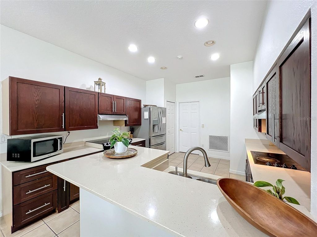 Image 31 of property listing at 4729 SPINDLETREE LANE, Orlando, FL 32829