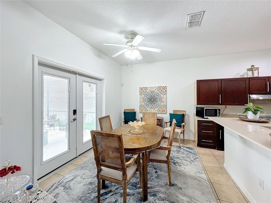 Image 33 of property listing at 4729 SPINDLETREE LANE, Orlando, FL 32829